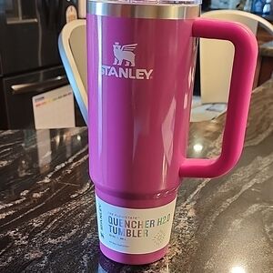 Stanley Magenta Quencher H2.0 Tumbler